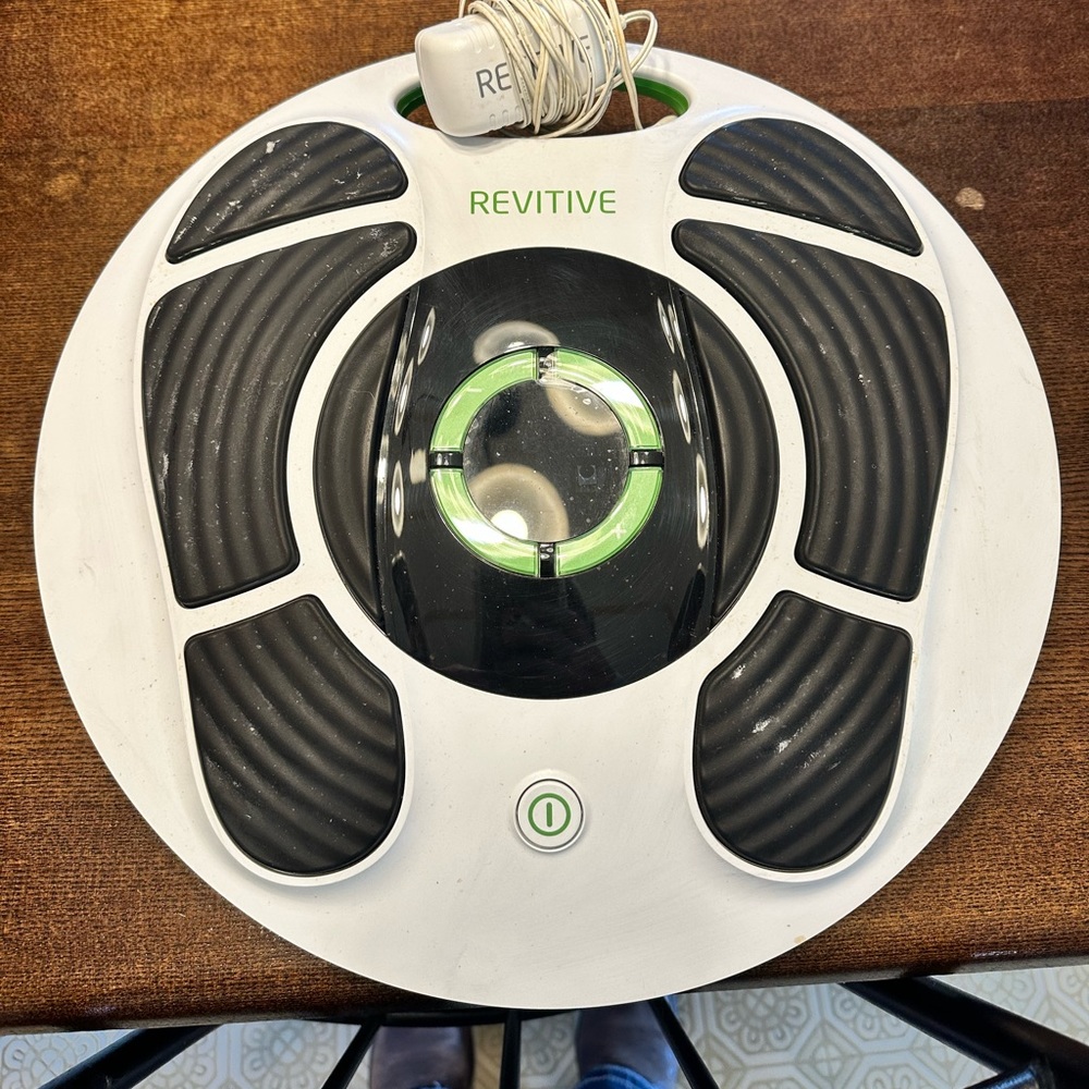 Revitive Medic Circulation Booster without remote. Has cord.
